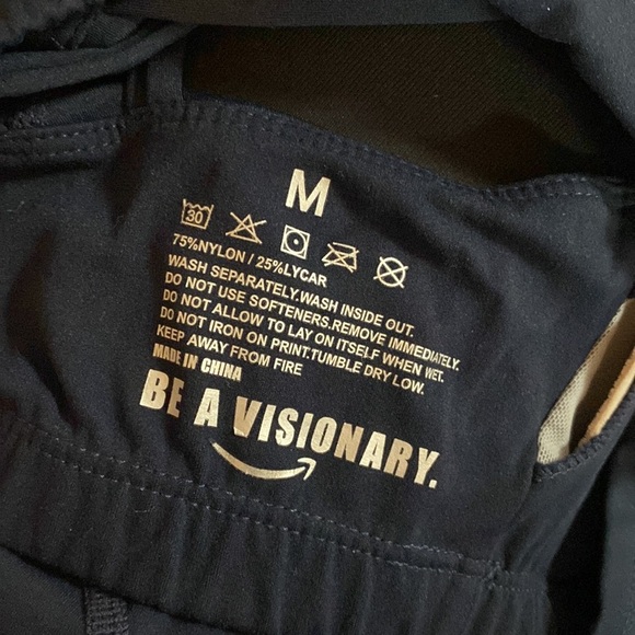 Sports Bra with Built in Rack - Picture 4 of 4